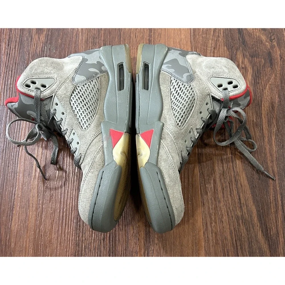 Nike Air Jordan 5 Retro Camo Size 9.5 Dark Stucco University Red 136027-051 Mens